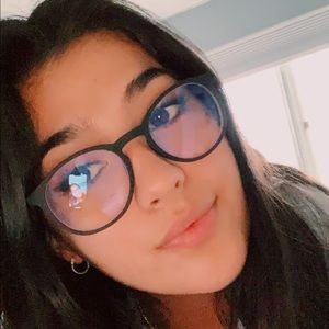 Meet your Posher, Flo